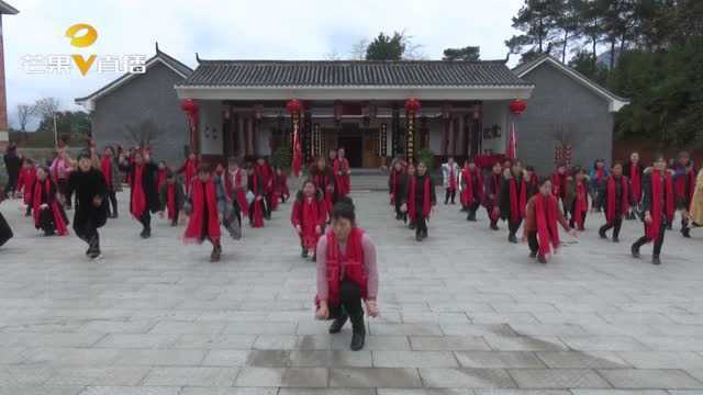 欢度三八节!武冈市文化馆文艺骨干辅导农村妇女学跳广场舞