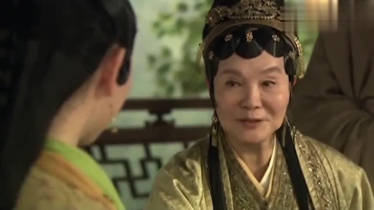 贾宝玉喊史湘云作诗王夫人不满贾宝玉一解释王夫人开心了