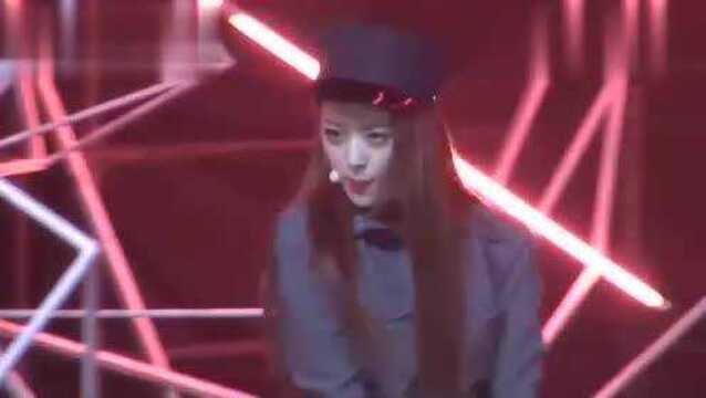 sulli崔雪莉组合时期 red light舞台表演现场