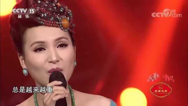 央金演唱一首《高原红》,歌声美丽、动听