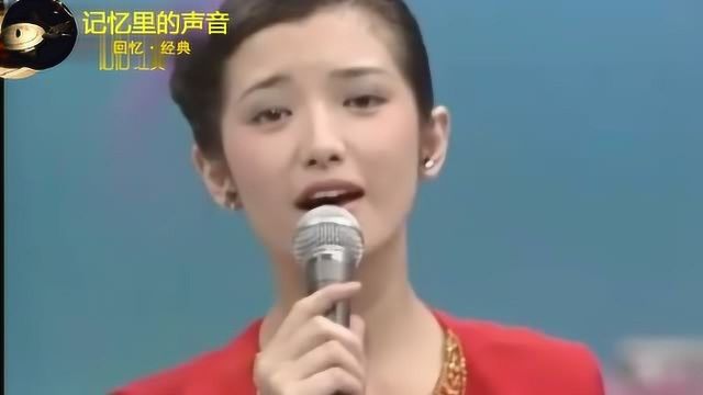 订婚后的山口百惠现场一曲《青涩的果实》嗨翻全场!满满的青春气息!