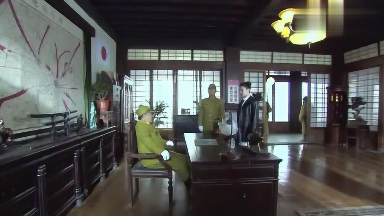 蔡彪拿着手榴弹直接对上横田想要同归于尽