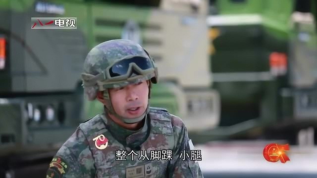 东风41来了 看他玩转16轮胎发射车 我是排头兵十六