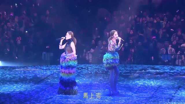 Twins蔡卓妍钟欣桐《冬令时间》 Twins2015香港红馆演唱会