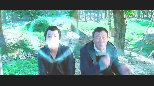 机器人就不会抽烟你太小看我了,看我表演个单筒式喷烟给你瞧瞧