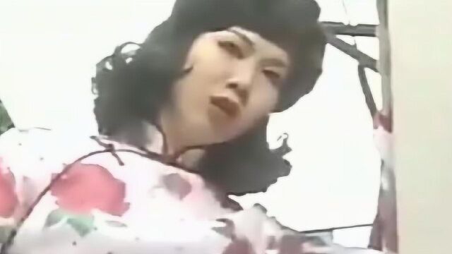 美女烫头不小心漏电,打开了自己的阴阳眼,走到街上不淡定