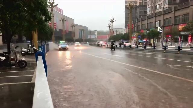 视频直击邻水暴雨实况