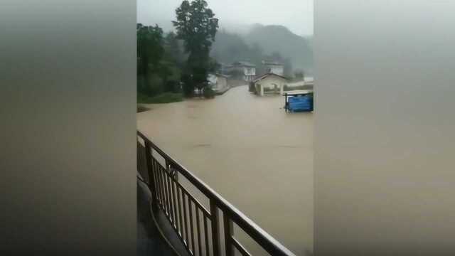 咸丰连日暴雨,致多地洪水泛滥!