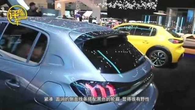 终于等到这款小型车,全新狮王车标霸气十足,开上街回头率超高