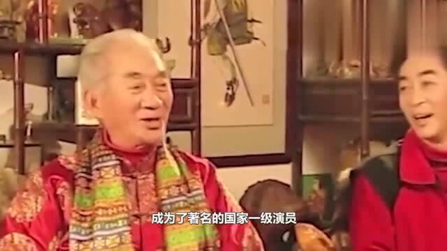 回顾六龄童追悼会现场,儿子哭的不成人样,“唐僧”送别泪洒灵堂