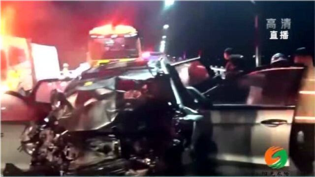 驻韩美军装甲车与私家车相撞,造成4人韩国人死亡,现场画面曝光