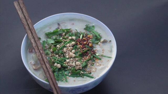 浓郁醇香的襄汾油粉饭,号称山西豆汁儿,吃过一次就忘不了的美味