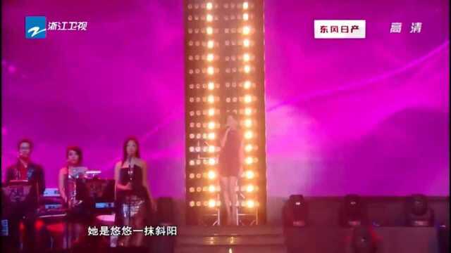 歌手黄龄现身,性感演唱《痒》,婉转动听感染众人!