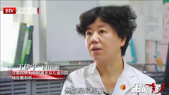 触目惊心!小男孩被玉米收割机碾压,血肉模糊混入土渣,父母悲痛欲绝!