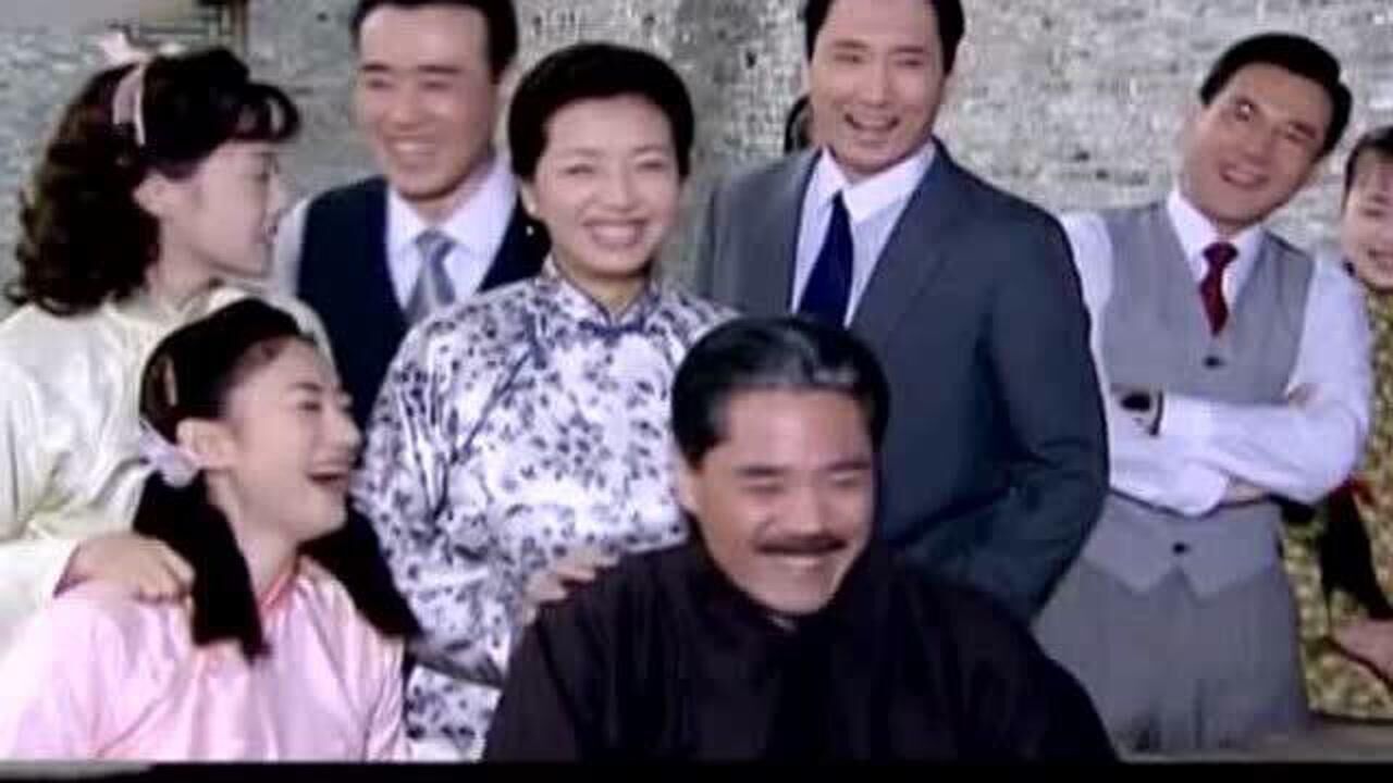 盘点剧中吃饭片段郑老屁在七爷面前表演吃大饼七爷就喜欢看他吃饭