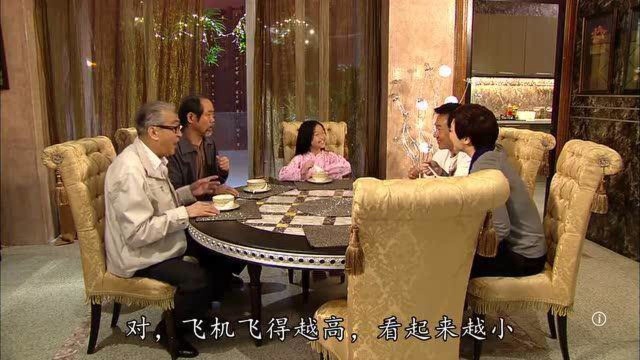 新结合的一家在一起吃饭,不料女儿却不接受新妈妈