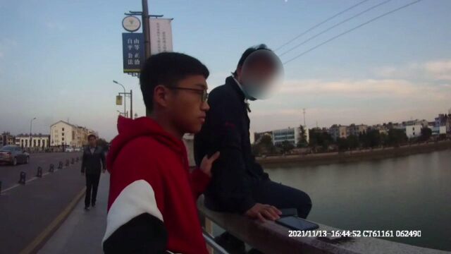 0001.新浪微博少年好样的!18岁高中生紧拽轻生男子衣角陪聊7分钟救