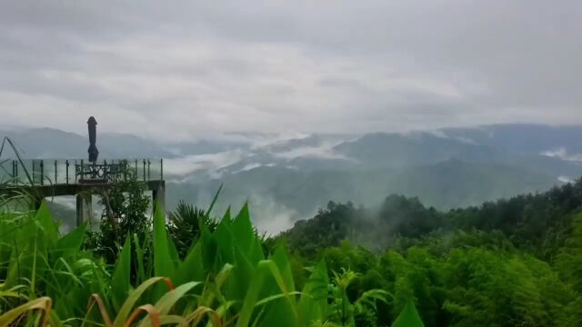 入眼皆风景,云雾缭绕的炎陵宛如仙境一般