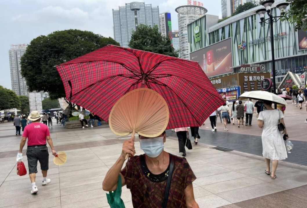 今日夏至,我市大部高温让市民感受到夏天的“热情”