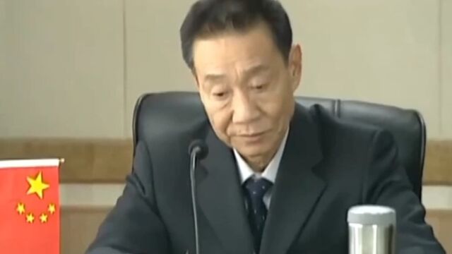 档案:在常委会上,罗市长一鼓作气,终于扳倒了贪官