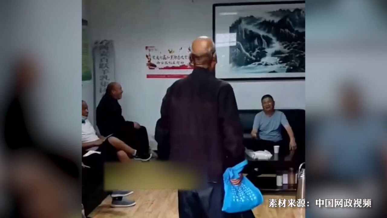 网传某农林公司违约拖欠农民土地流转费,老人恳求结算工资被藐视