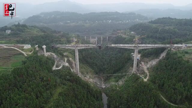 巴坦公路平昌段王母沟大桥加快建设,预计11月底通车