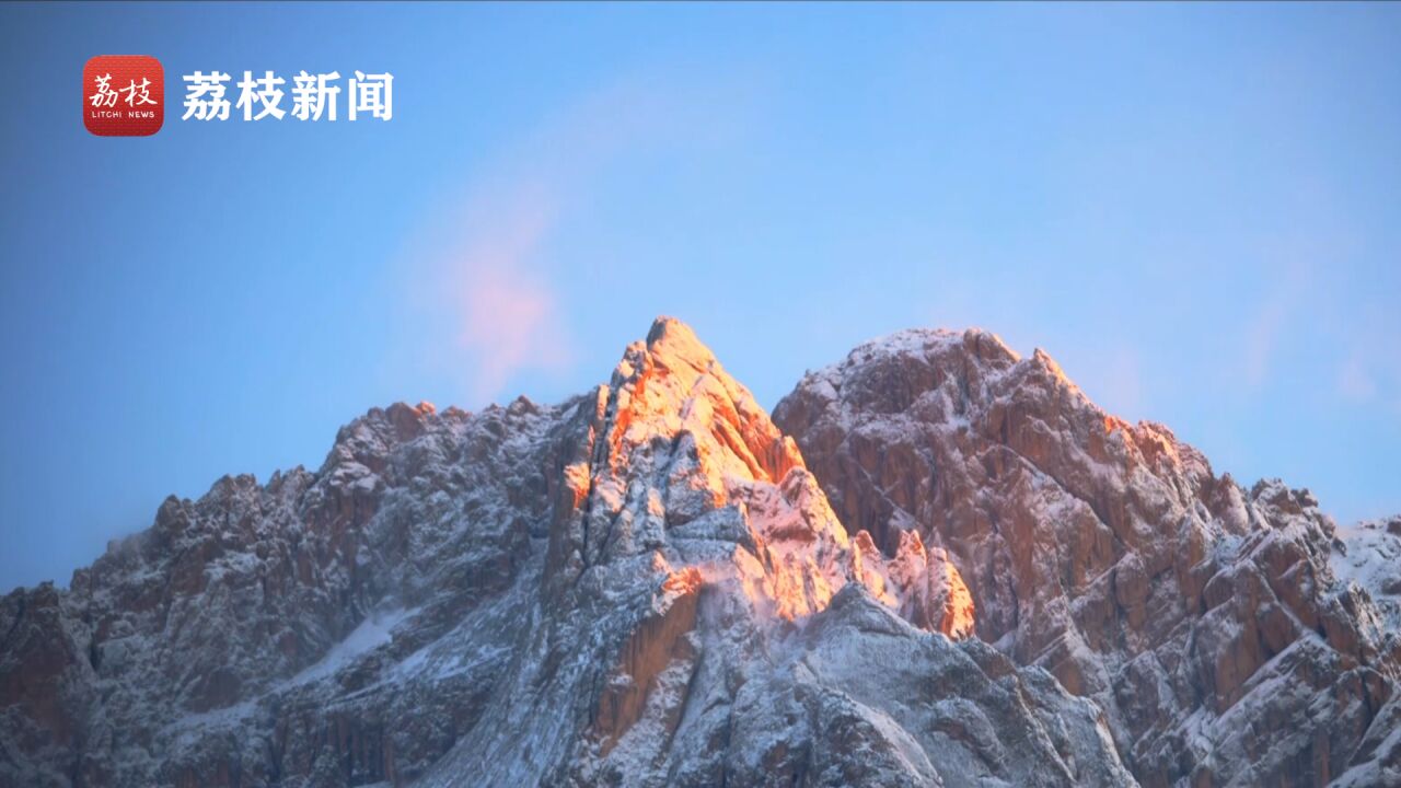 分享好运!甘肃天祝雪后初霁现日照金山