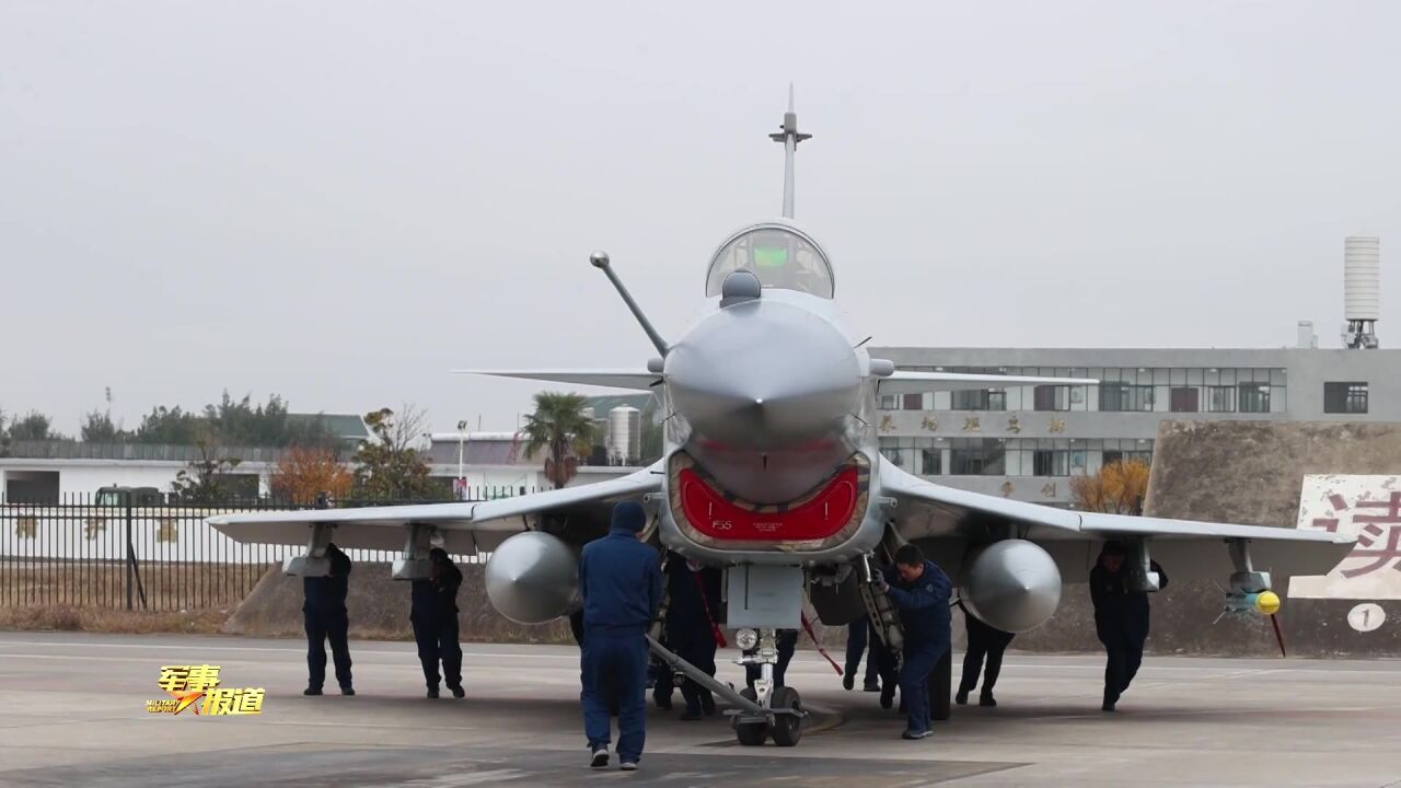 【新年度开训 掀起练兵备战热潮】空军航空兵严密组织迎接新年度首飞