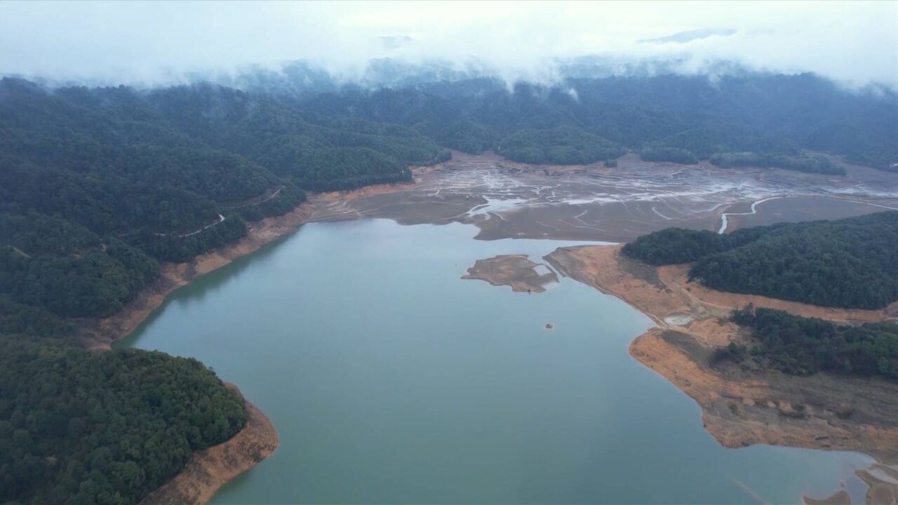 江西吉安:绵绵春雨润大地 水库蓄水保春耕