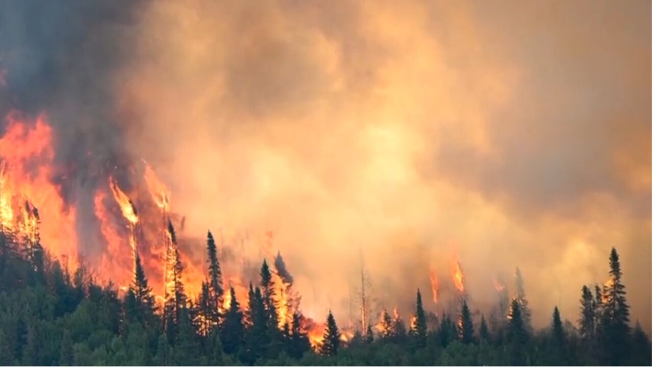 加拿大森林大火持续,美国多地再受大火烟霾影响