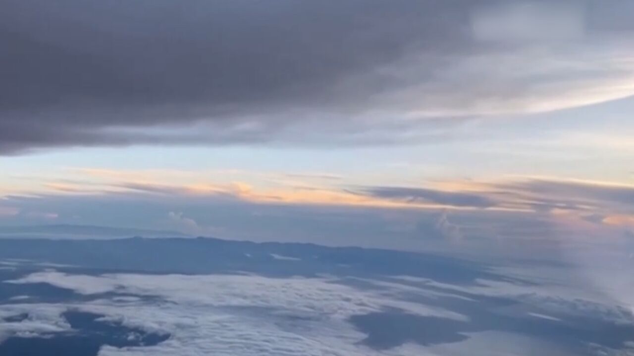 巴布亚新几内亚乌拉文火山喷发,居民已开始撤离,部分航班被取消