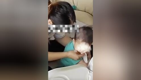 【腾讯视频】 网曝育儿嫂往纸巾上吐东西接着给宝宝擦嘴，孩子妈妈：已将人辞退