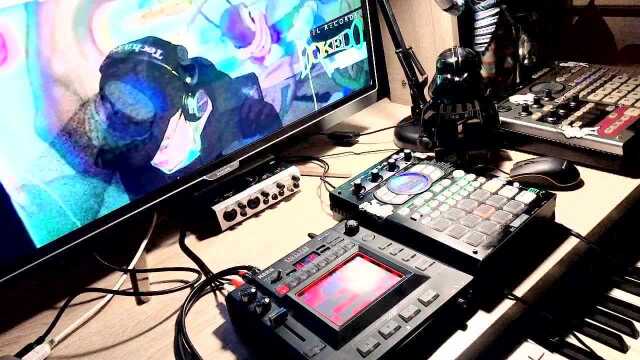 电子音乐制作人DOKEDO在线DJ,轻快曲目来开云蹦迪序幕