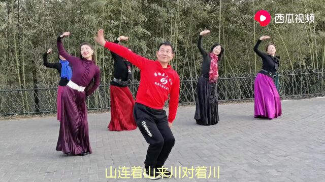 首次发布:北京紫竹院金泉老师教跳《这辈子就跟哥哥好》,好看