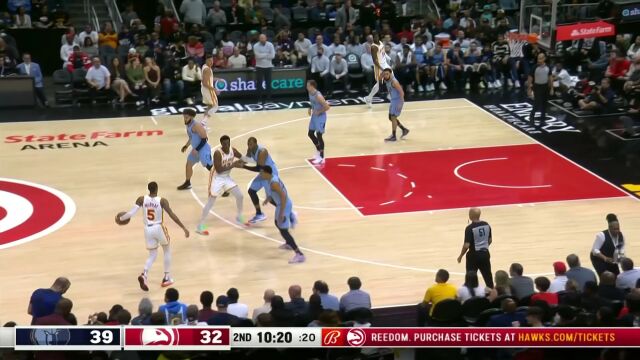 防守形同虚设！博格达诺维奇人缝直传助飞贝顶着双人夹击暴扣炸筐