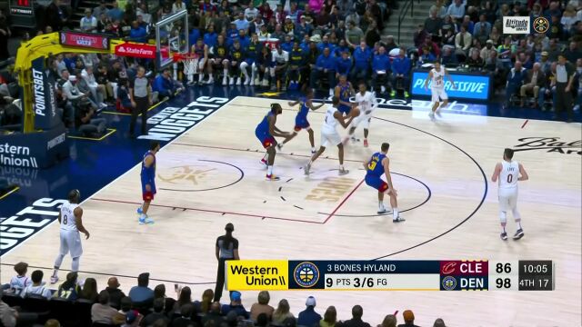 先把自己扔到空中再说 加兰高高跃起完成抛投