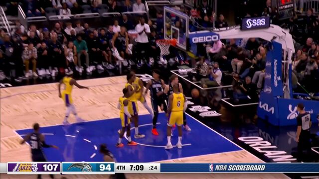 没别的就是会飞 大瓦格纳接球起飞滑翔暴扣