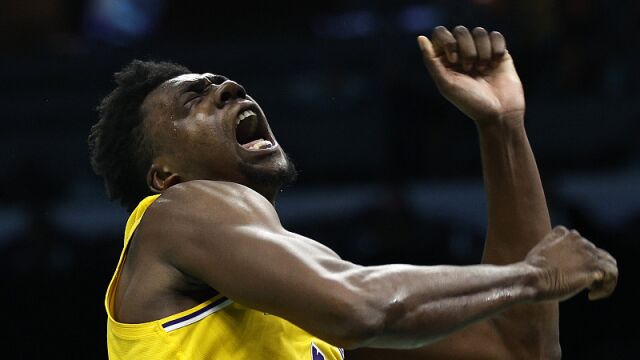 托布vs黄蜂集锦 17中9砍下18分15篮板末节贡献关键扣篮