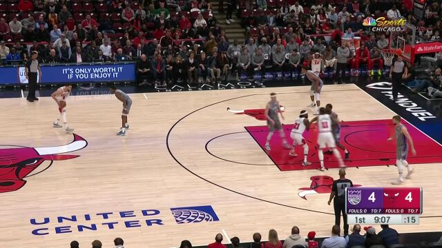 不止会扣篮！拉文连续助攻队友轻松得分