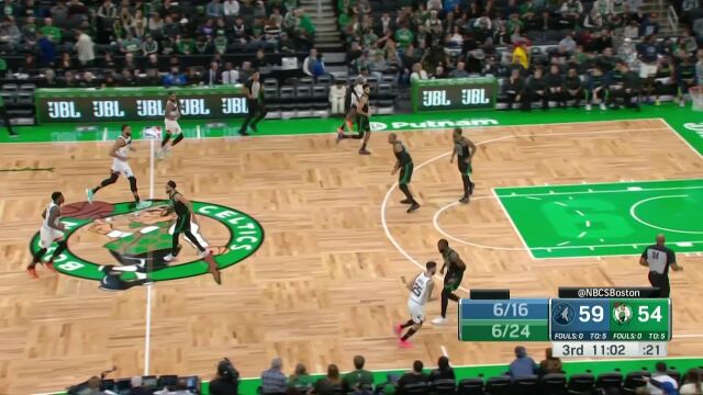 流畅进攻行云流水 爱德华兹轰炸防线连得4分