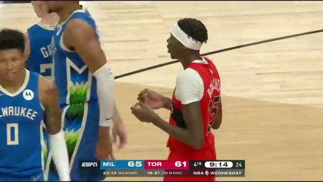 NBA常规赛：雄鹿vs猛龙中文解说全场回放