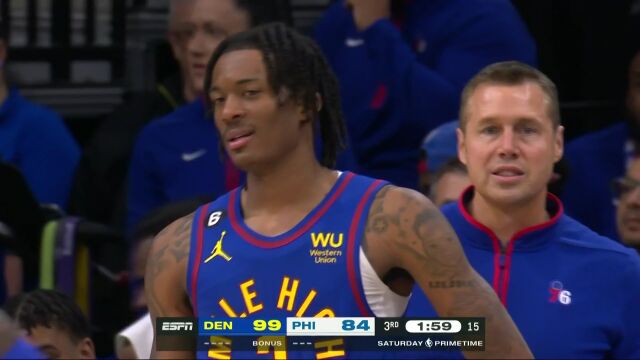 这也可以？哈登坐在替补席出来搞偷袭