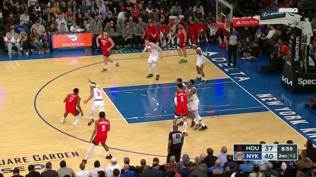 巴雷特人群之中寻找队友 妙传哈特篮下轻松吃饼