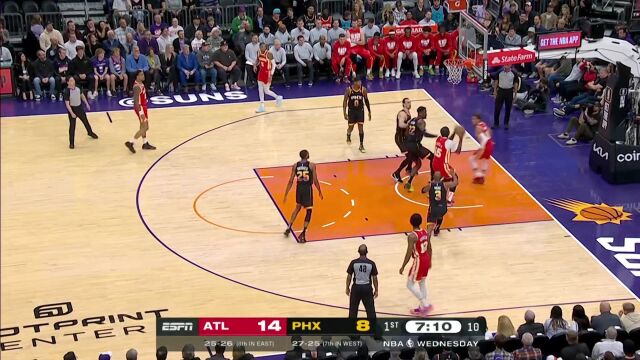 特雷杨突破分球瞒天过海 卡佩拉接球发难双臂暴扣