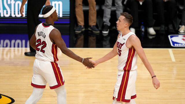 热火99-121雄鹿 巴特勒30+5热火主场发力大胜雄鹿