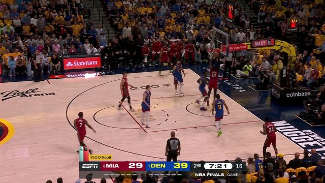 球队由我来拯救！ 阿德巴约篮下连得四分帮助球队追分