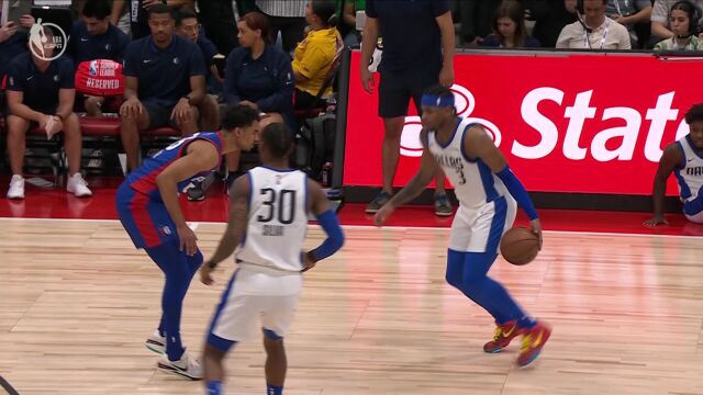 弧顶开火毫不犹豫 哈迪果断三分出手完成3+1