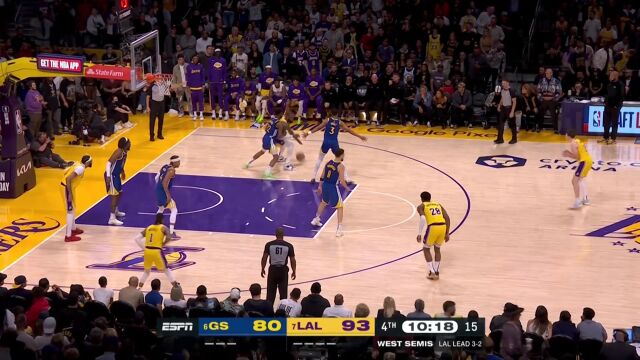 还是地表最强的男人 詹姆斯迎着维金斯犯规依然打成2+1