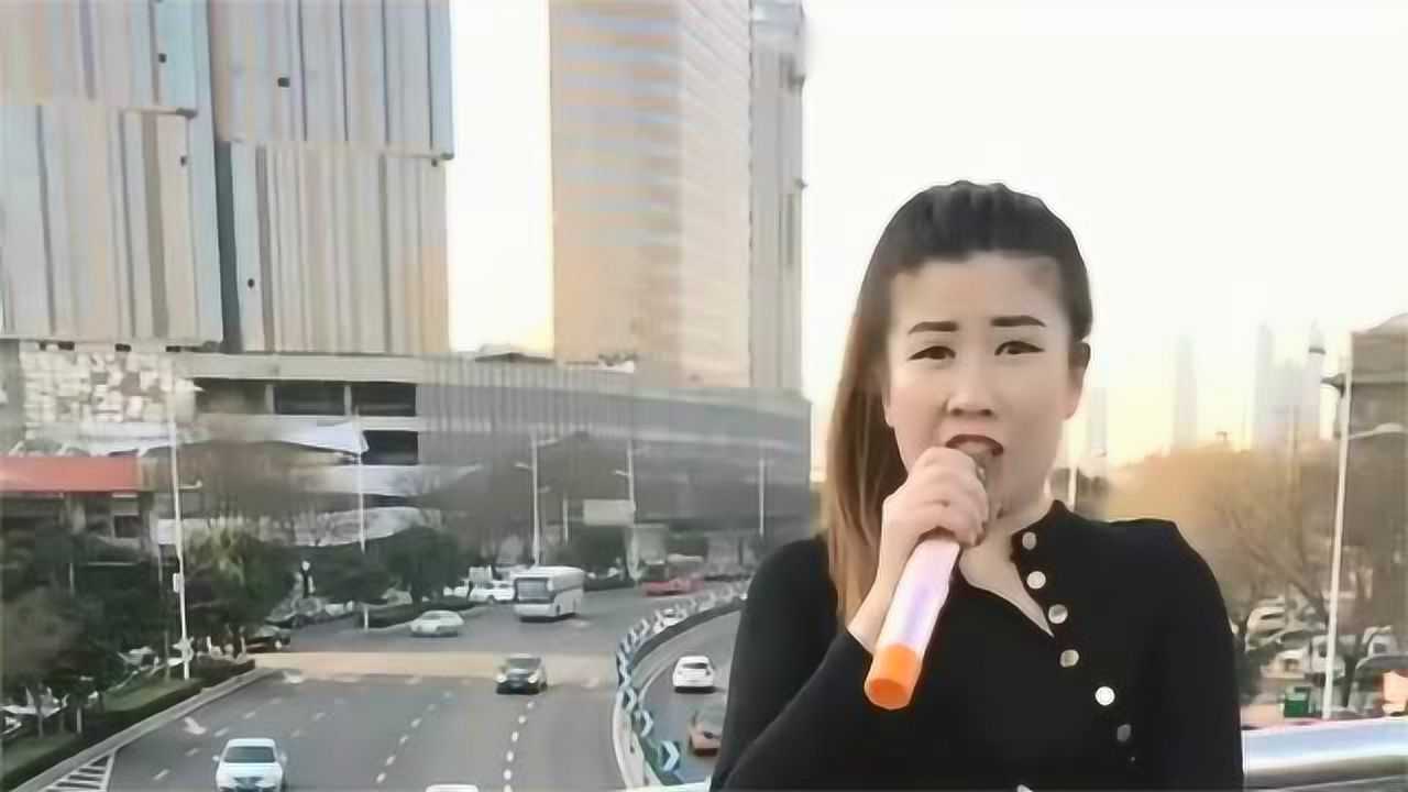 标致美女翻唱《一壶老酒》让人陶醉歌声嘹亮_腾讯视频