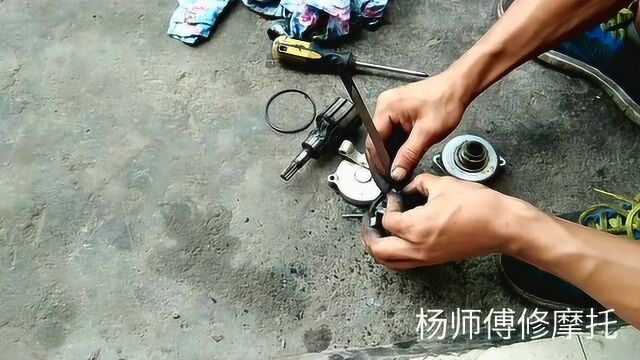 CG125马达碳刷被污垢卡死了启动没劲看杨师傅怎么修好的!